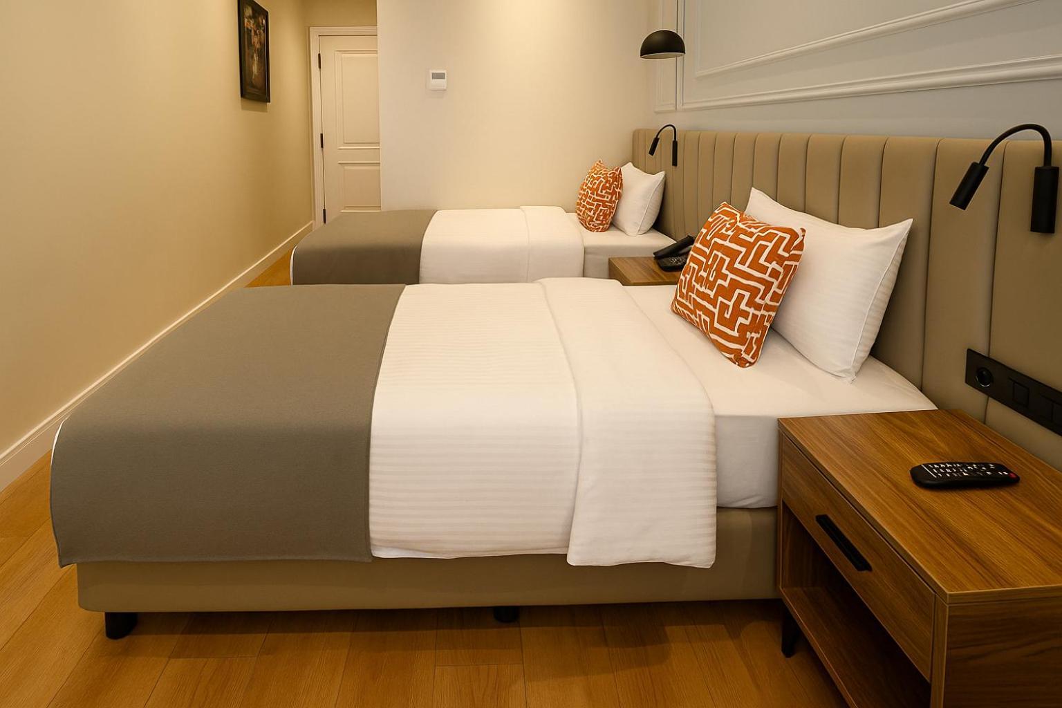 Center Port Karakoey Hotel