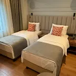 Center Port Hotel Karakoey
