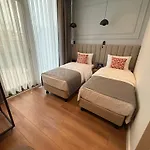 Center Port Hotel Karakoey