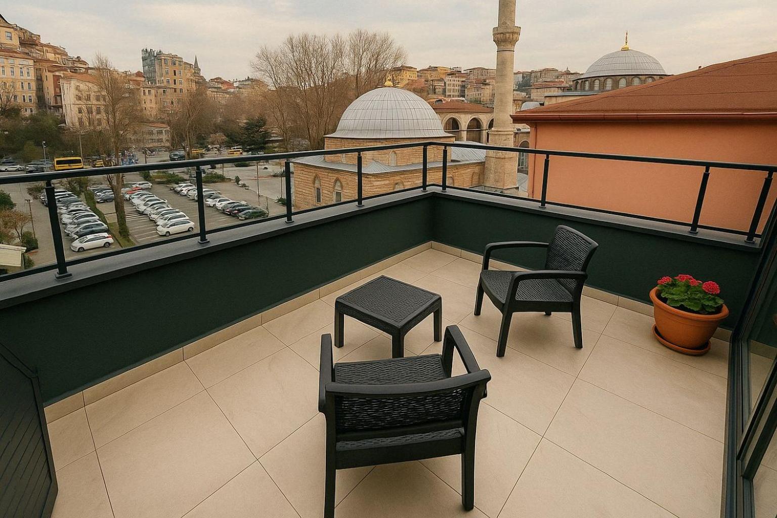 Center Port Karakoey Hotel